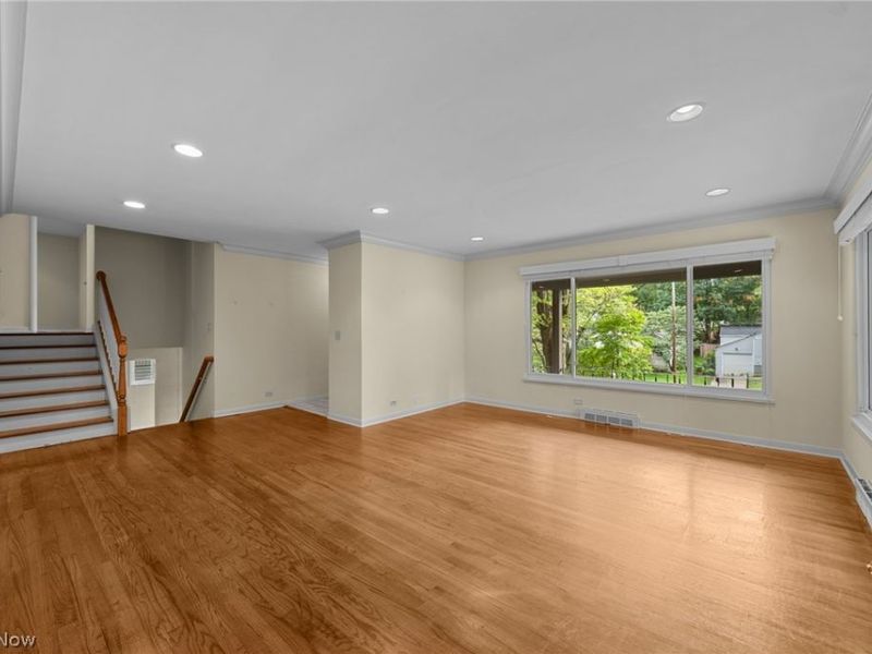 645 Mentor Road, Akron, OH 44303 Photo 9