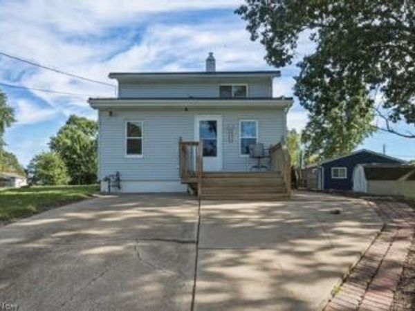 2770 Ithaca Avenue , Lakemore, OH 44312