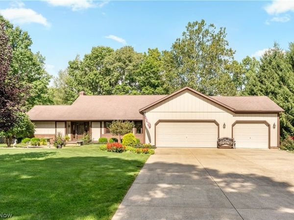 12969 Robinwood Street NE, Alliance, OH 44601