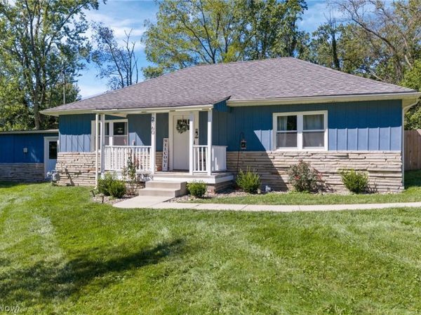 2160 Plymouth Drive, Uniontown, OH 44685