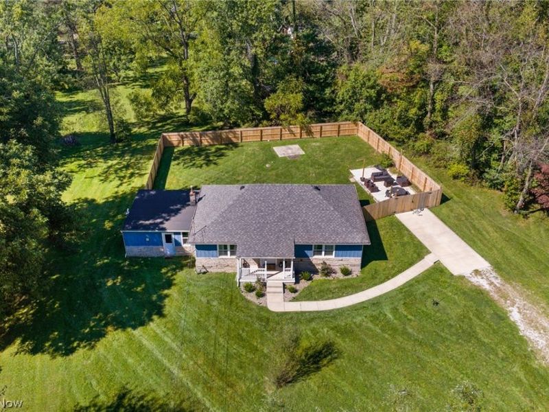 2160 Plymouth Drive, Uniontown, OH 44685 Photo 3