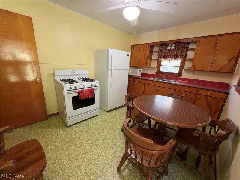 33017 State Route 7, New Matamoras, OH 45767 Photo 4