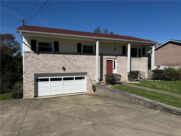 221 Frostview Drive, Wintersville, OH 43953