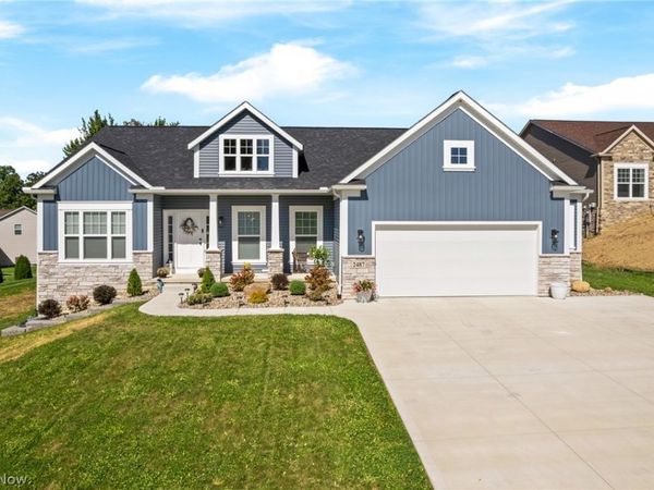 2487 Ledgestone Drive NW, Uniontown, OH 44685
