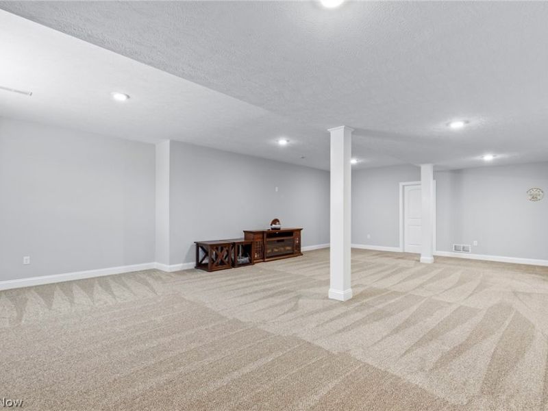 2487 Ledgestone Drive NW, Uniontown, OH 44685 Photo 22