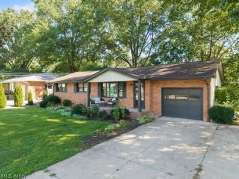 437 Bicksler Drive , Wadsworth, OH 44281 Photo 1