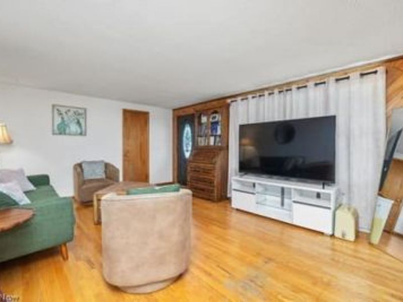 437 Bicksler Drive , Wadsworth, OH 44281 Photo 6