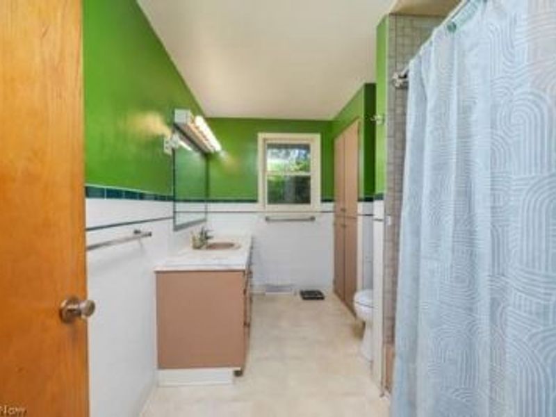 437 Bicksler Drive , Wadsworth, OH 44281 Photo 8