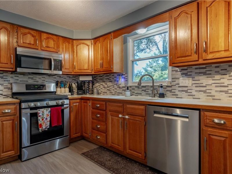 80 Merle Boulevard, Munroe Falls, OH 44262 Photo 10