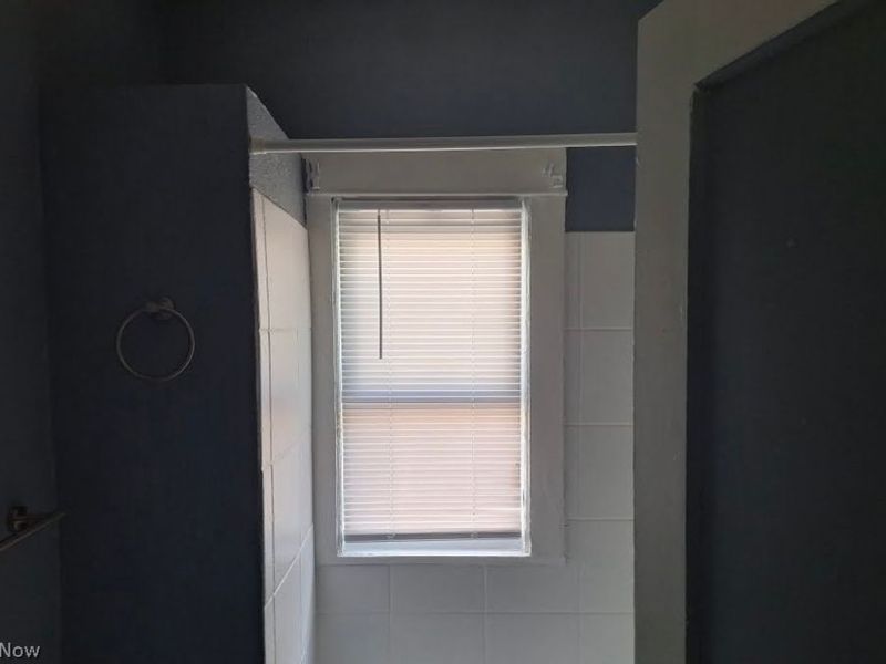 9813 Manor Avenue, Cleveland, OH 44104 Photo 9