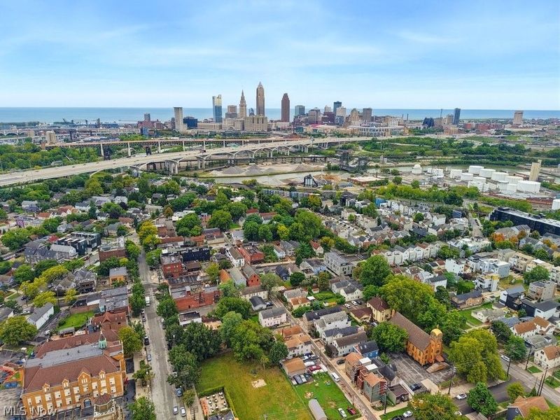 2441 Thurman Avenue, Cleveland, OH 44113 Photo 9