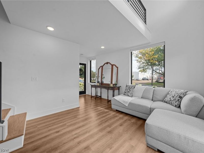 3416 Monroe Avenue, Cleveland, OH 44113 Photo 6