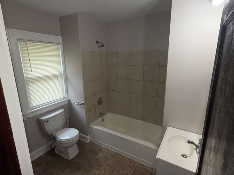 1446 E 174th Street , Cleveland, OH 44110 Photo 11
