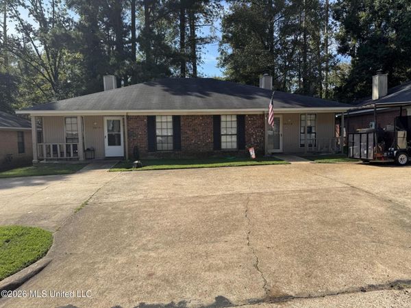 2077 Cooperwell Dr Units A&b Drive, Jackson, MS 39204