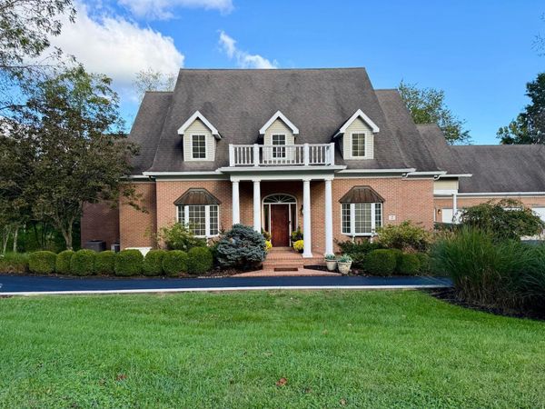 2 Watch Hill Drive , Chillicothe, OH 45601