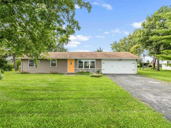 7542 N State Road 1 Road, Ossian, IN 46777