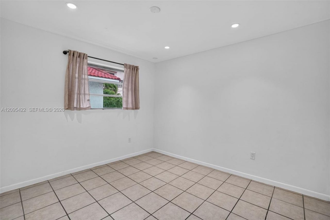 8825 Harding Ave , Surfside, FL 33154 Photo