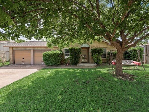 6536 Wakefield Road, North Richland Hills, TX 76182