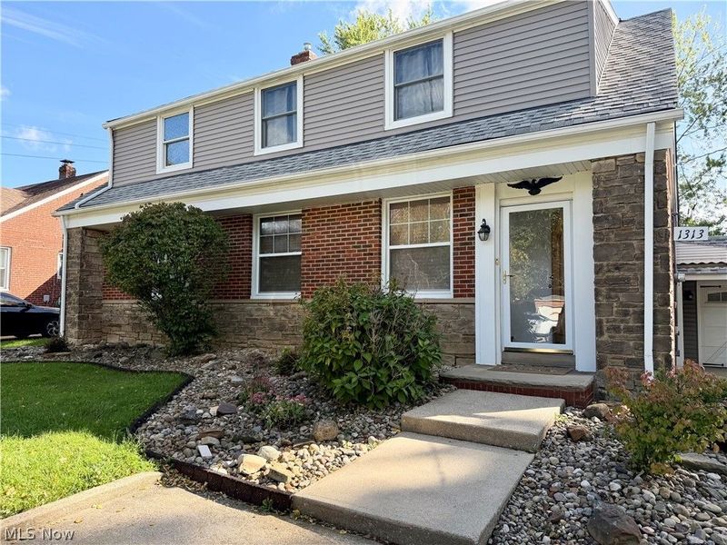 1313 Richmond Road, Lyndhurst, OH 44124 Photo 2
