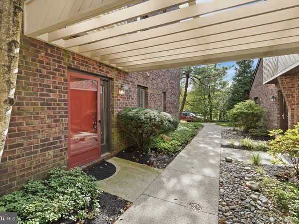404 MOUNTAINVIEW DRIVE , Unit 404, CHESTERBROOK, PA 19087