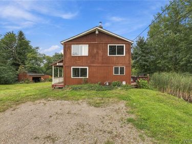 9470 Holland Glnwd , Colden, NY 14033