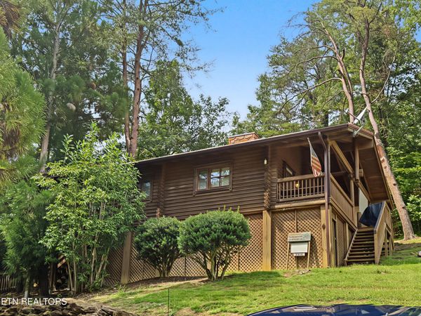 165 N Smoky Mountain Way, Sevierville, TN 37876