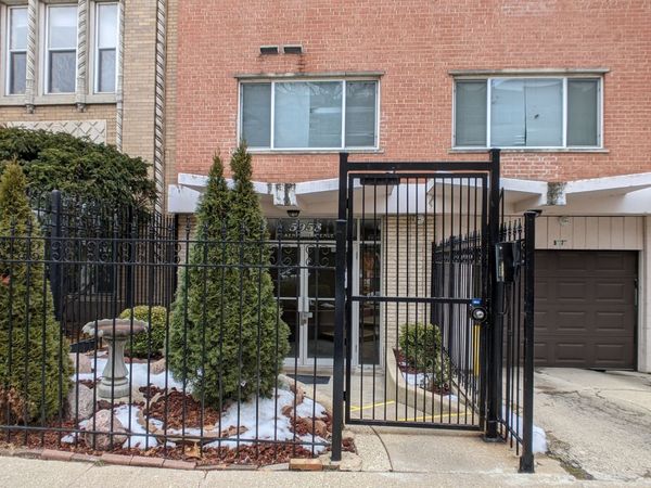 5953 N Kenmore Avenue , Unit 405, Chicago, IL 60660