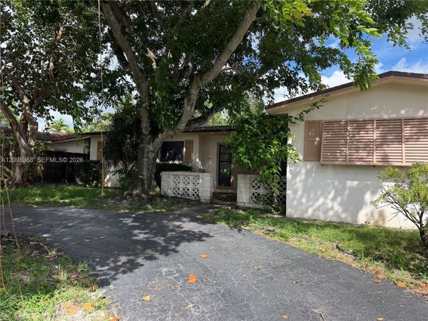 1819 N 51st Ave , Hollywood, FL 33021