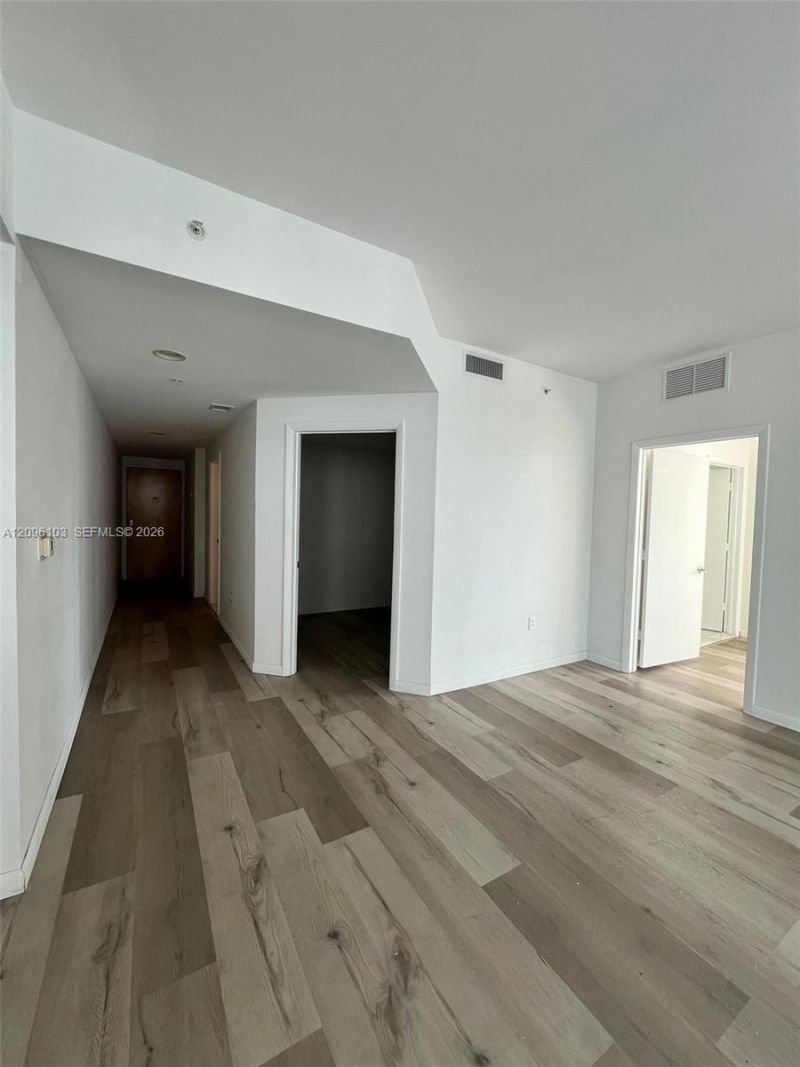 253 NE 2nd St , Unit 2508, Miami, FL 33132 Photo