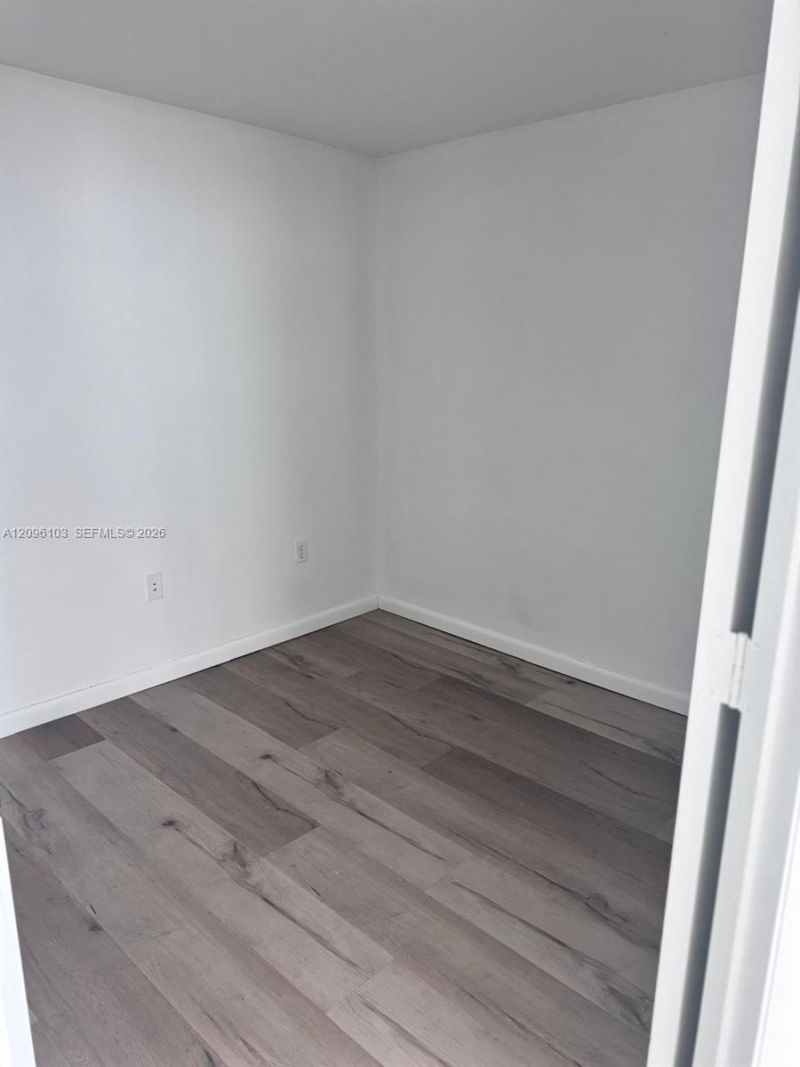 253 NE 2nd St , Unit 2508, Miami, FL 33132 Photo