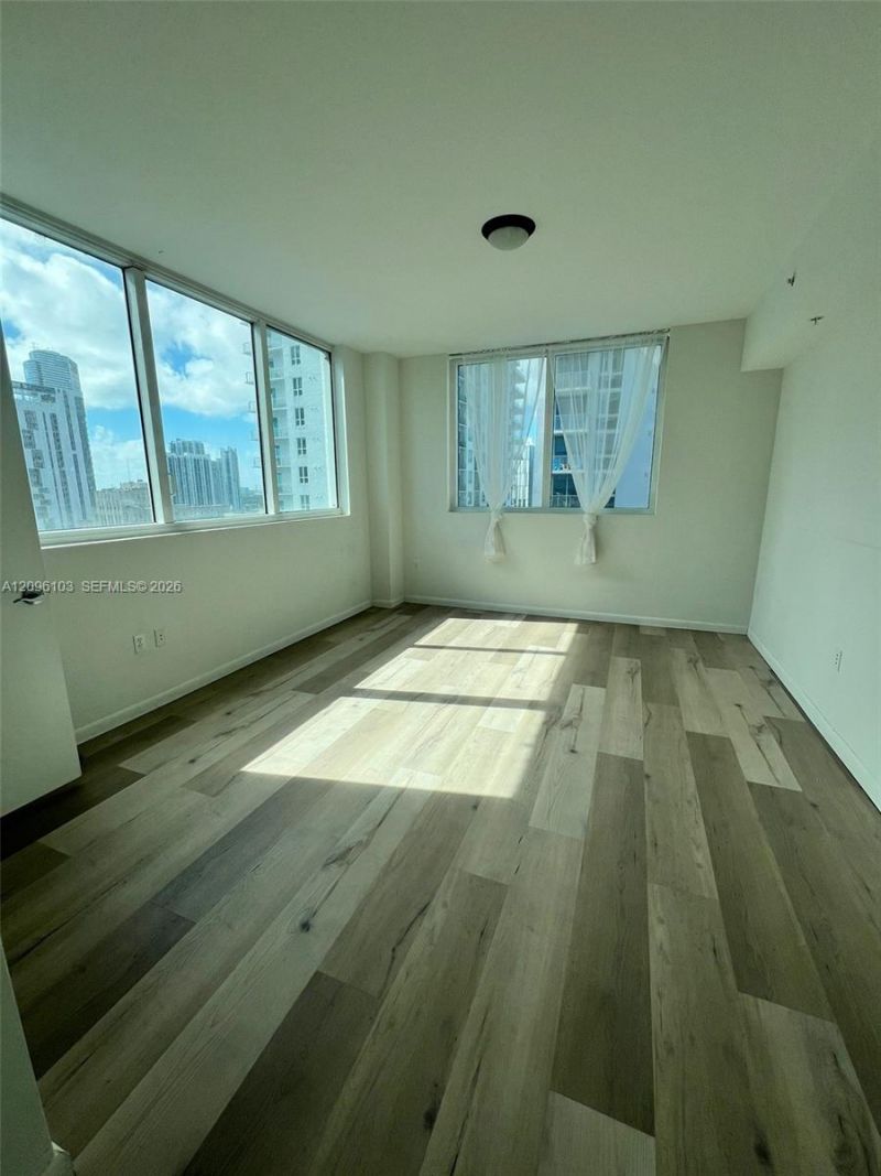 253 NE 2nd St , Unit 2508, Miami, FL 33132 Photo
