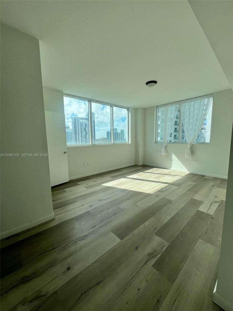 253 NE 2nd St , Unit 2508, Miami, FL 33132 Photo