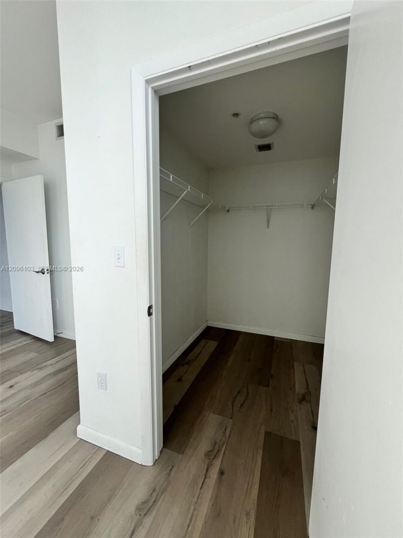 253 NE 2nd St , Unit 2508, Miami, FL 33132 Photo