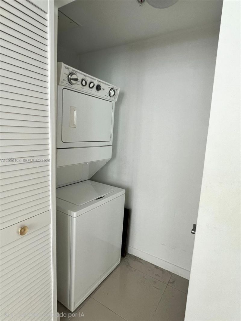 253 NE 2nd St , Unit 2508, Miami, FL 33132 Photo