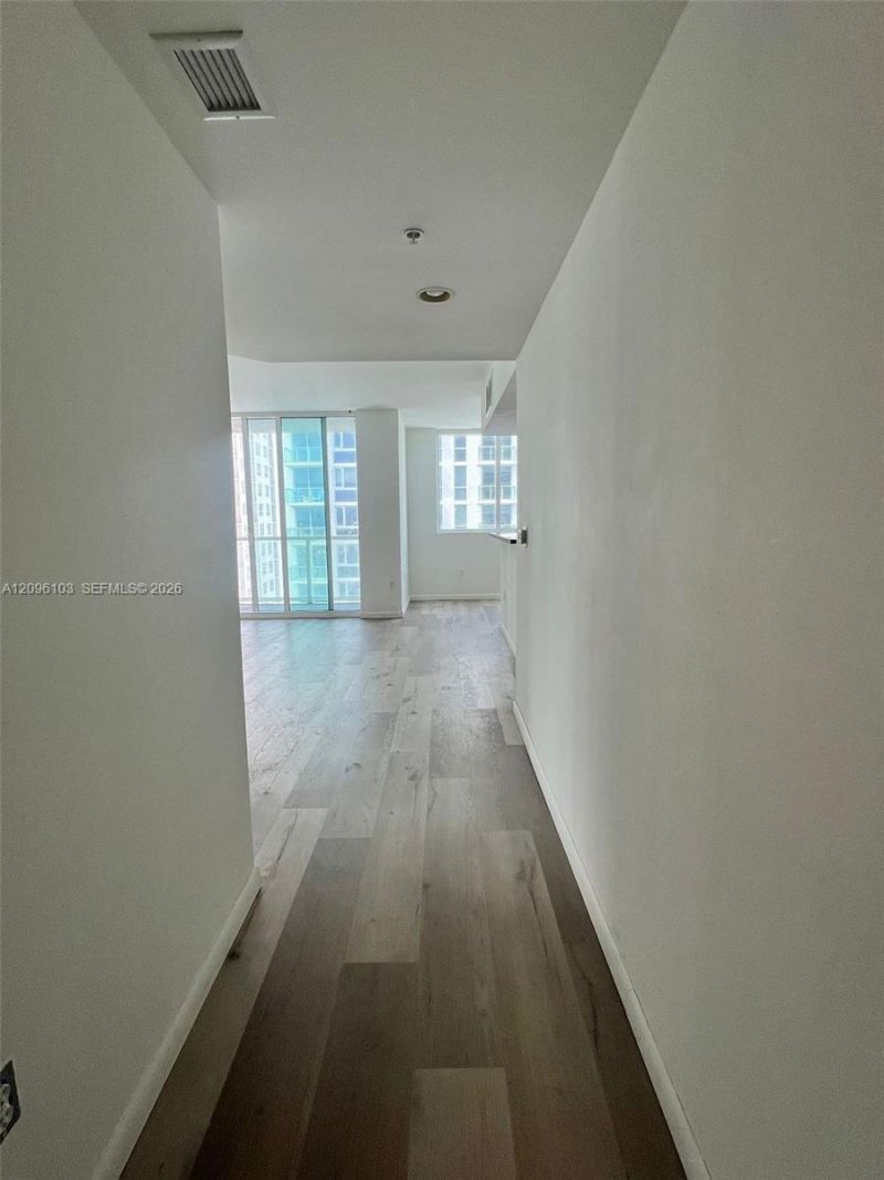 253 NE 2nd St , Unit 2508, Miami, FL 33132 Photo