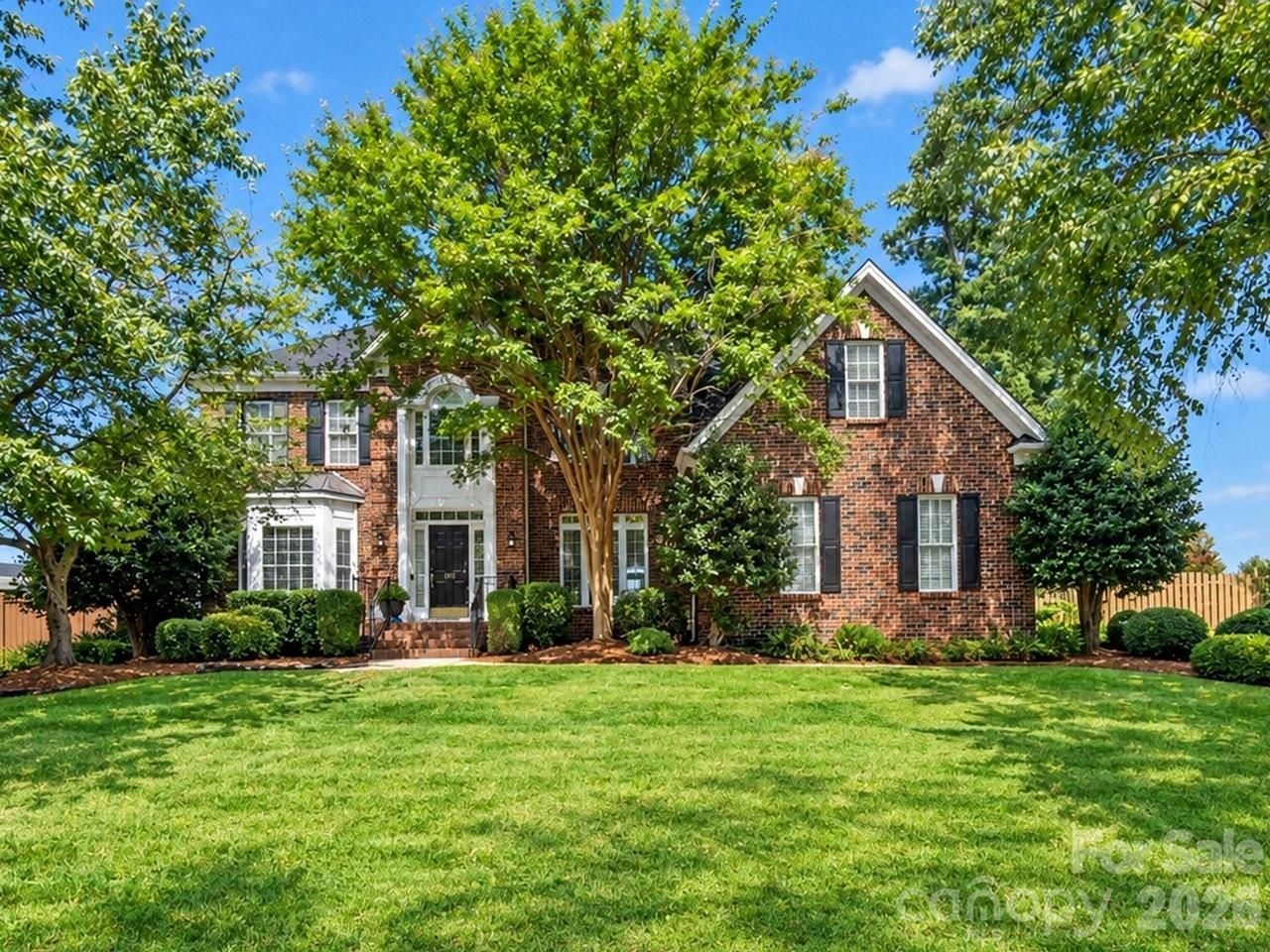 1911 Solway Lane, Charlotte, NC 28269 Main Photo