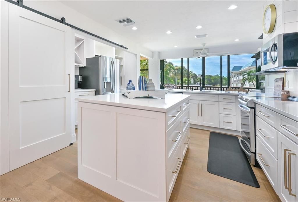 3105 Riviera Dr , Unit A-201, Naples, FL 34103 Photo