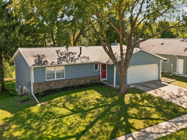 422 Chalet Drive NW, Rochester, MN 55901