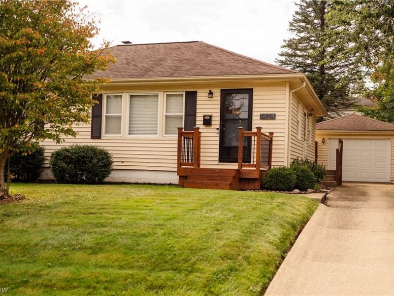 1424 Maple Street, Barberton, OH 44203 Photo 2