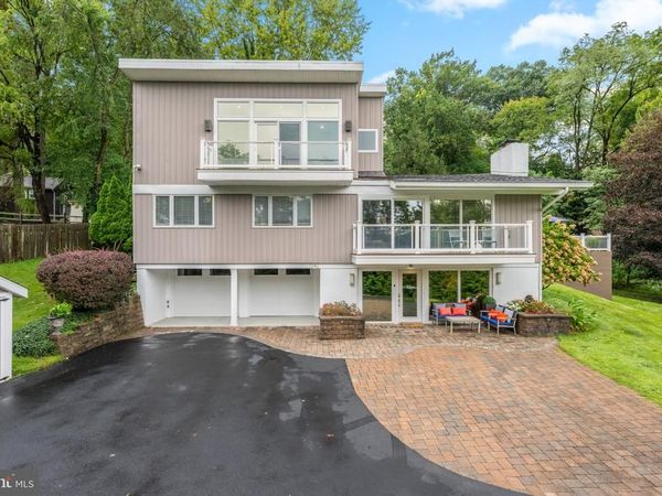1242 COUNTY LINE ROAD, WAYNE, PA 19087