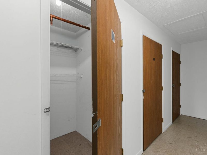 5981 Meadow Creek Drive, Unit 10, Miami Township, OH 45150 Photo 22