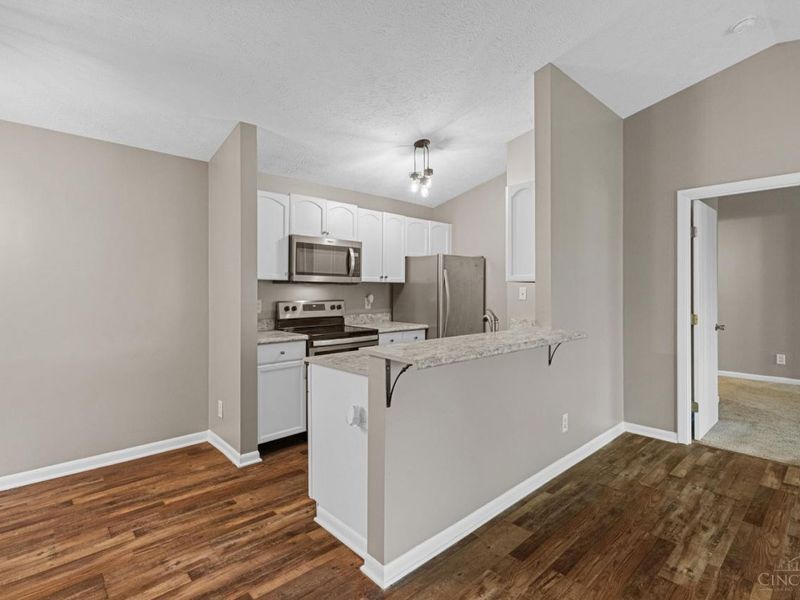 5981 Meadow Creek Drive, Unit 10, Miami Township, OH 45150 Photo 6