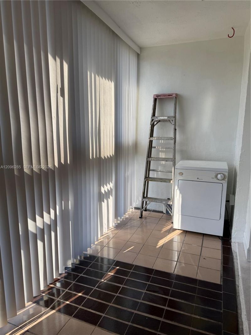 5055 NW 7th St , Unit 504, Miami, FL 33126 Photo