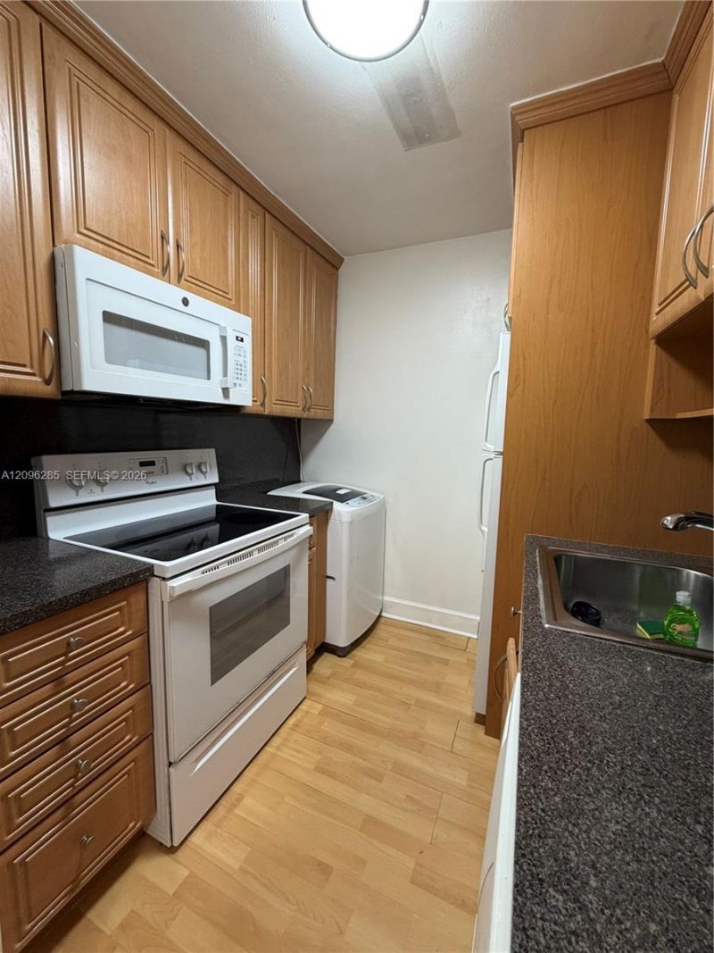 5055 NW 7th St , Unit 504, Miami, FL 33126 Photo