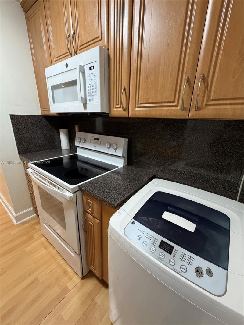 5055 NW 7th St , Unit 504, Miami, FL 33126 Photo