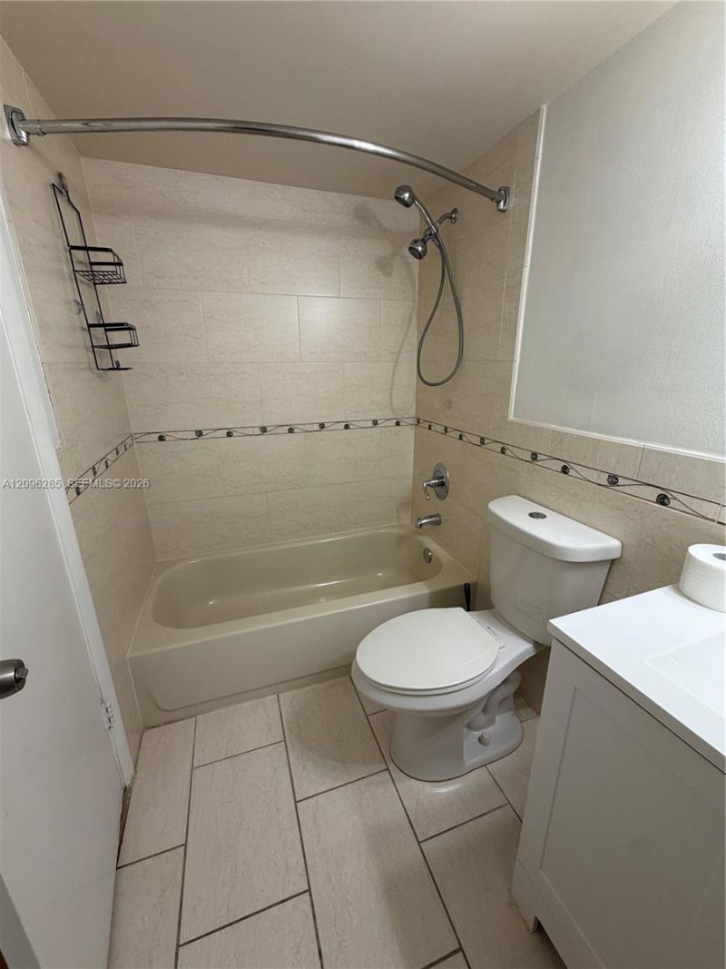 5055 NW 7th St , Unit 504, Miami, FL 33126 Photo