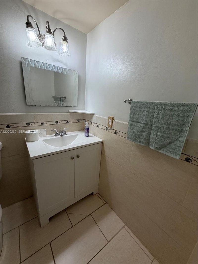 5055 NW 7th St , Unit 504, Miami, FL 33126 Photo