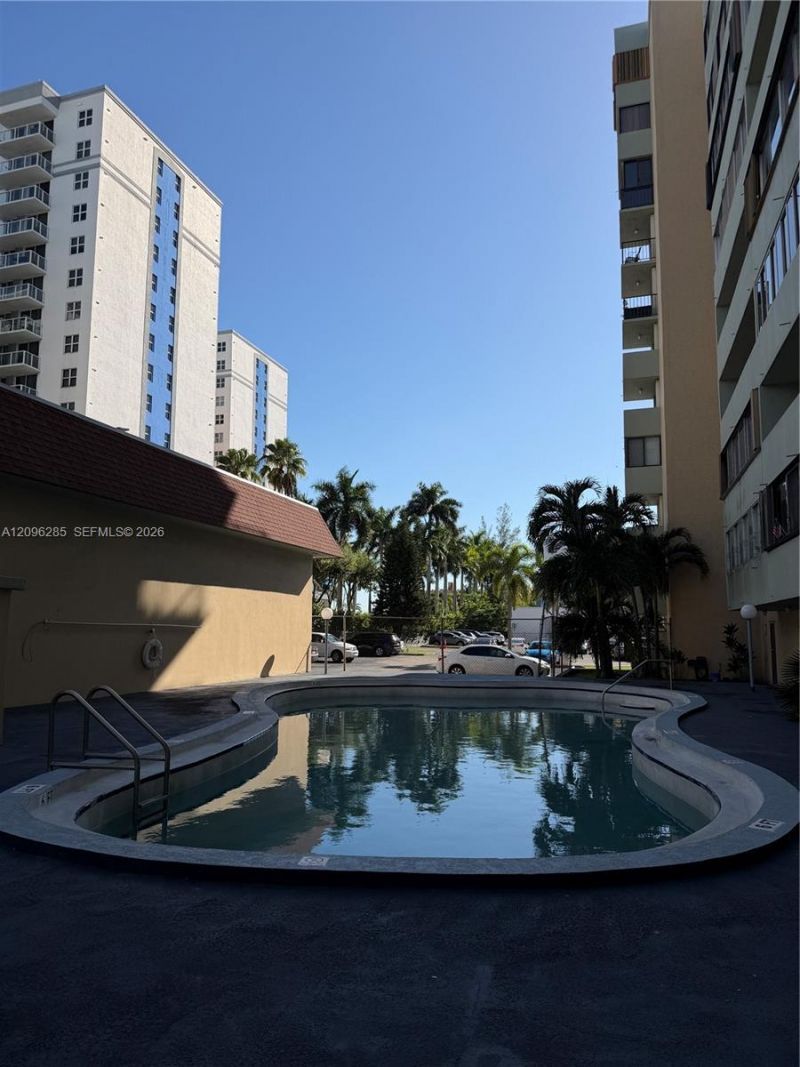 5055 NW 7th St , Unit 504, Miami, FL 33126 Photo
