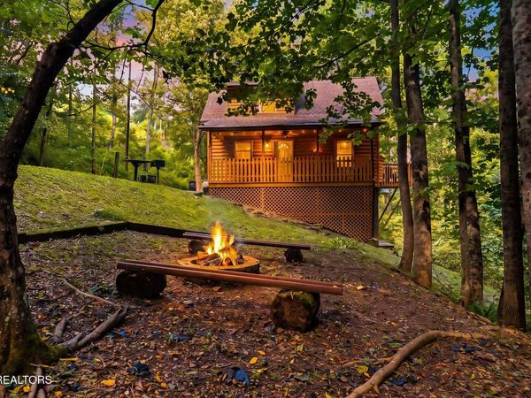 3163 Sourwood Way, Sevierville, TN 37862