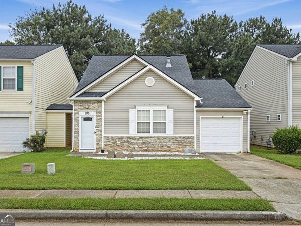 935 Lakeside Circle, Covington, GA 30016